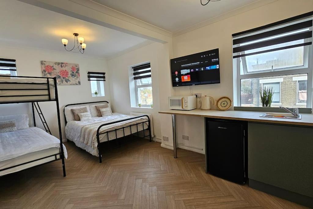 Newly Renovated Studios & Ensuite Rooms! - Camberwell Londyn Zewnętrze zdjęcie